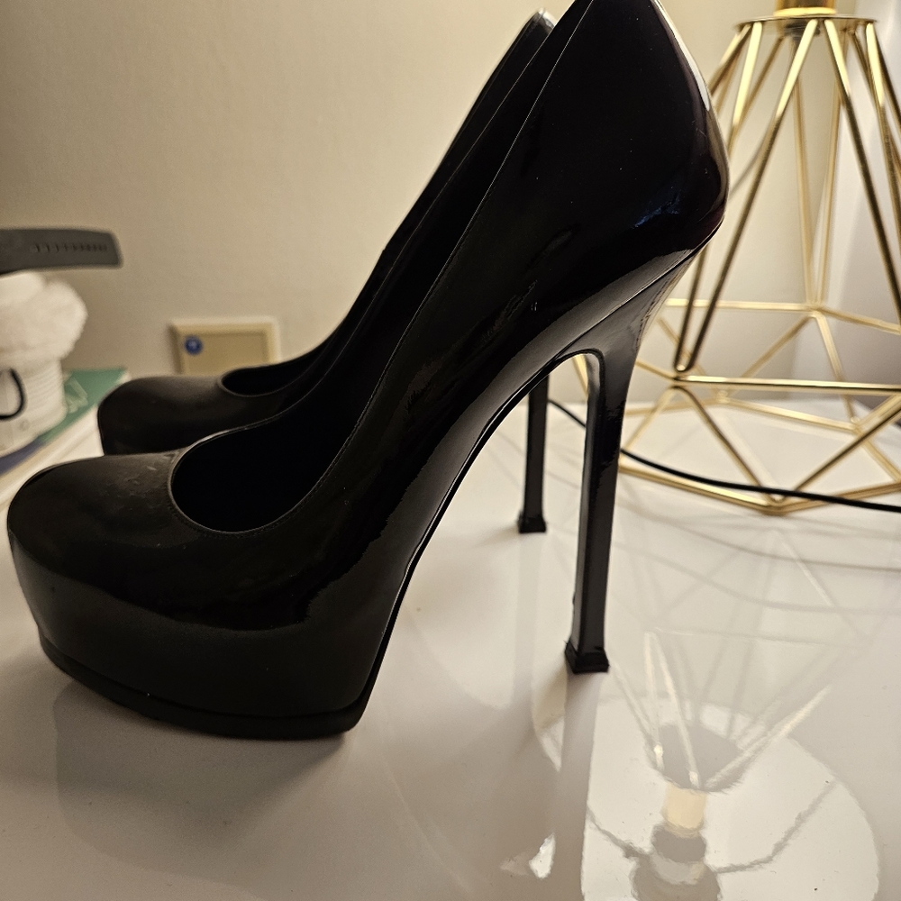 Ysl size 37 Great Condition